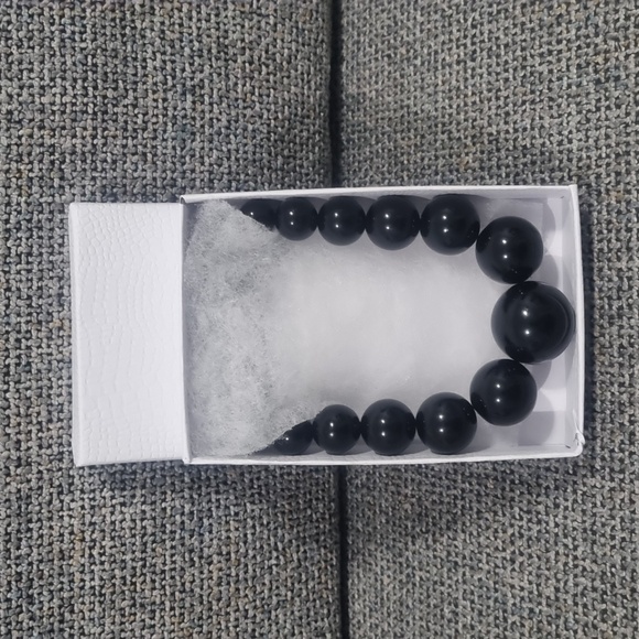 Black Beaded Necklace - Picture 5 of 6